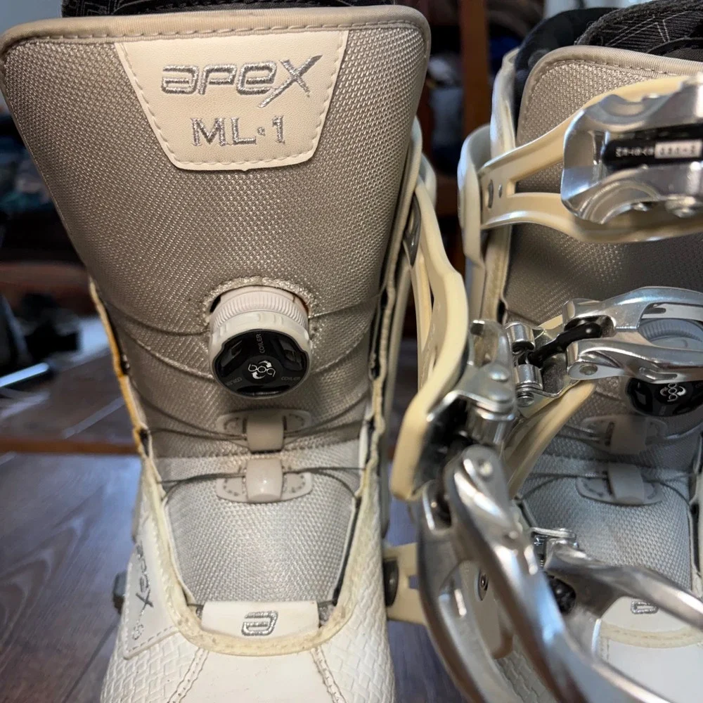 Apex ML-1 women's downhill ski boots Size 24.0 white gray snow boots